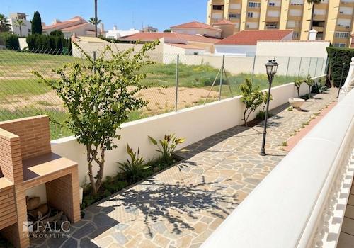 Garten / Grillbereich um´s Haus