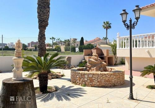 Vordergarten beim Hauseingang