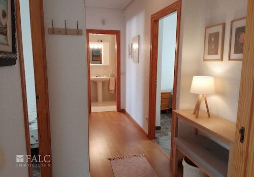 Flur - (KI generiert)