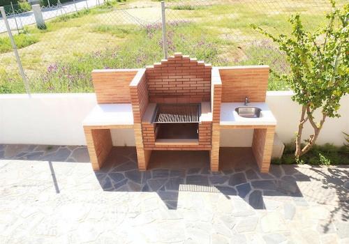 Außengrill auf der Terasse