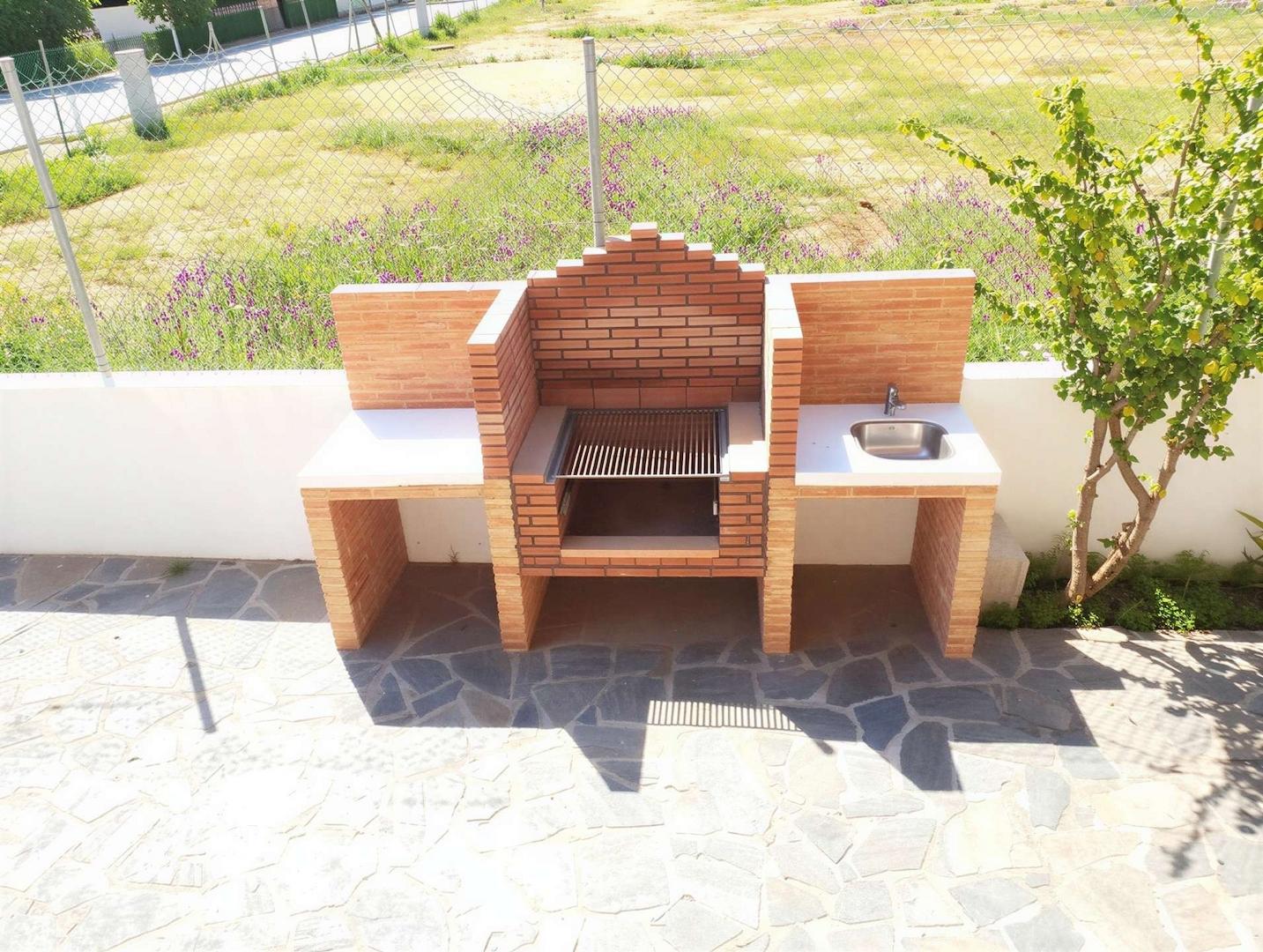 Außengrill auf der Terasse