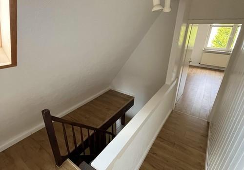 Treppenaufgang zum 1. OG