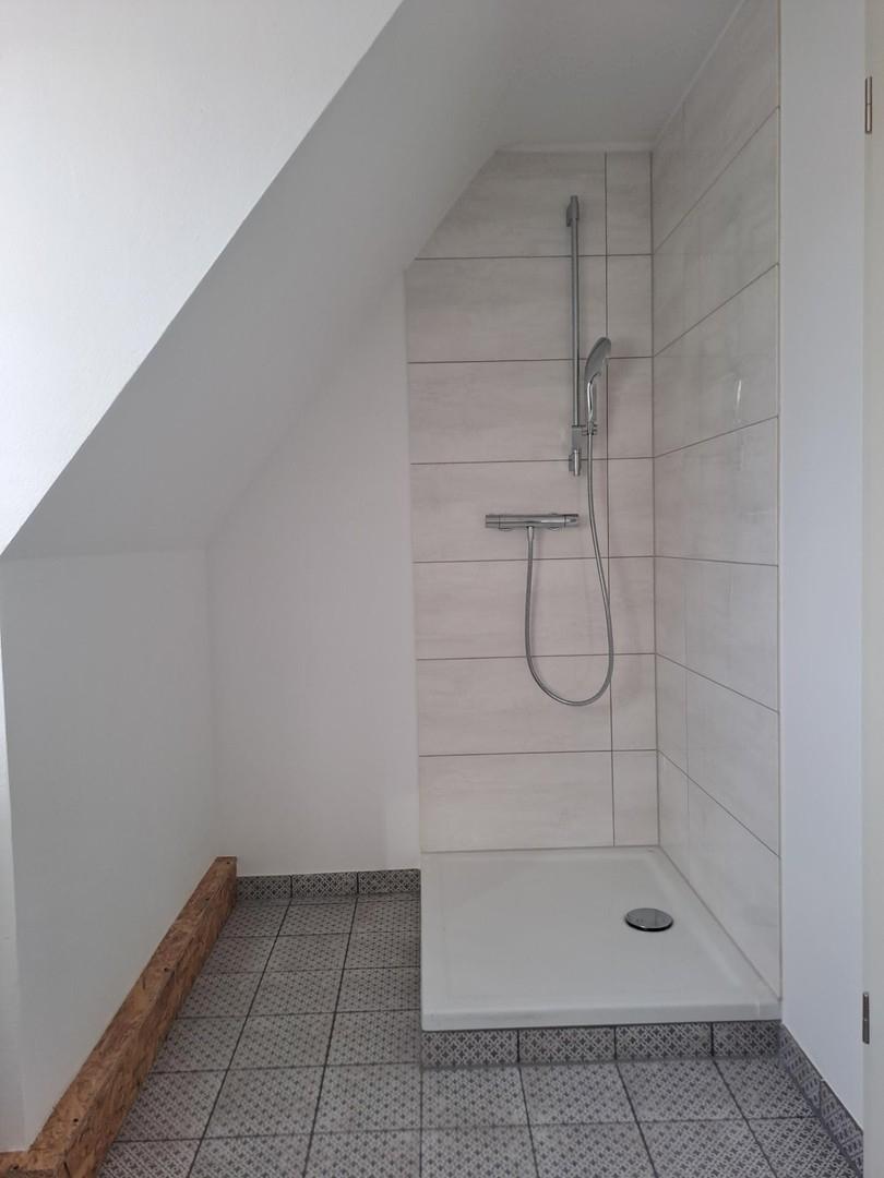 Dusche (Glaswand kommt noch)