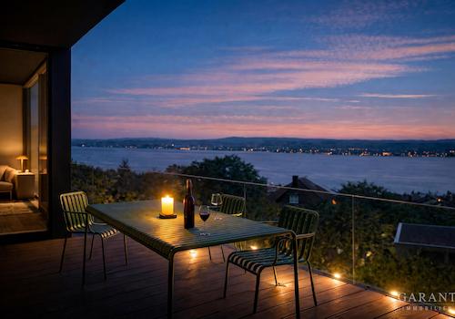 Aussicht See bei Nacht