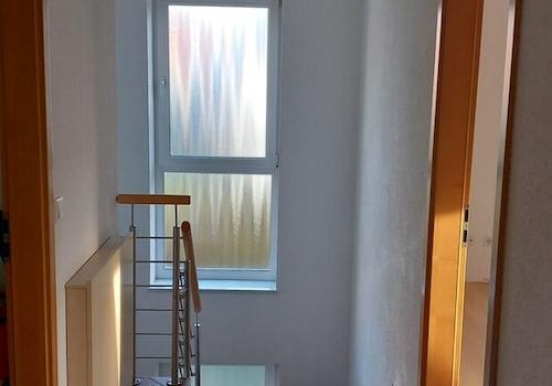 Flur mit Blick zum Treppenhaus
