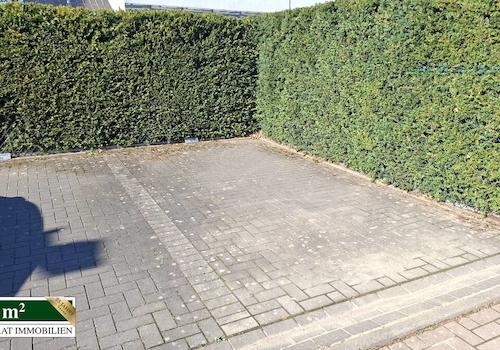 Stellplatz hinter dem Objekt