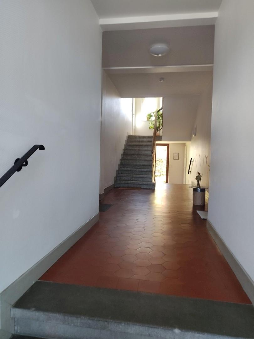 großzügiges Treppenhaus