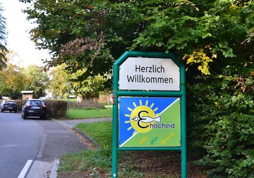 Willkommen in Ehlscheid mit Kurhaus und Kurpark