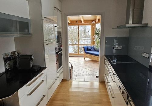 Küche mit Zutritt Wintergarten