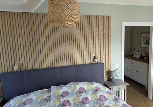 Schlafzimmer mit Mainblick