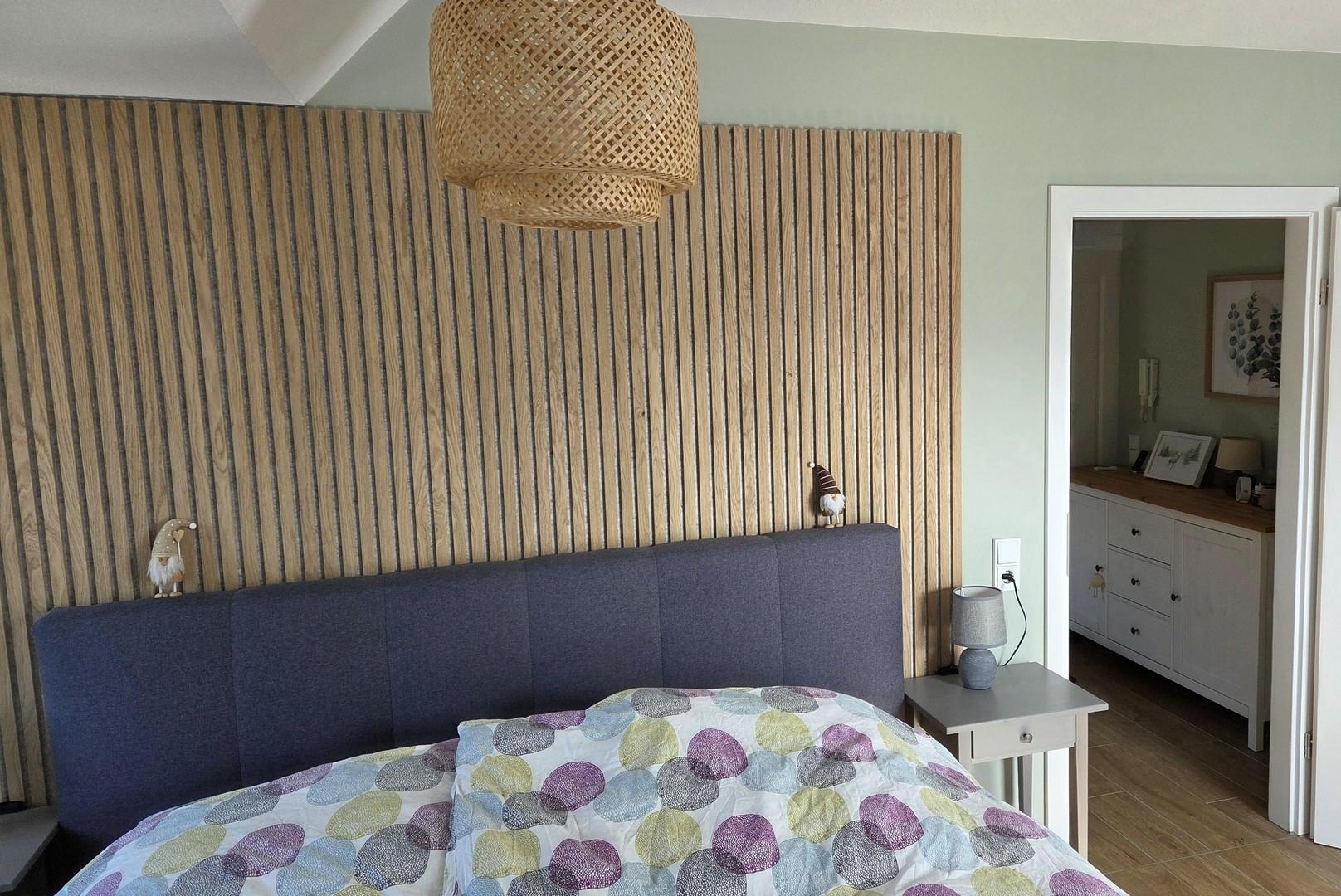 Schlafzimmer mit Mainblick