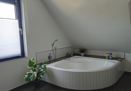 große Badewanne
