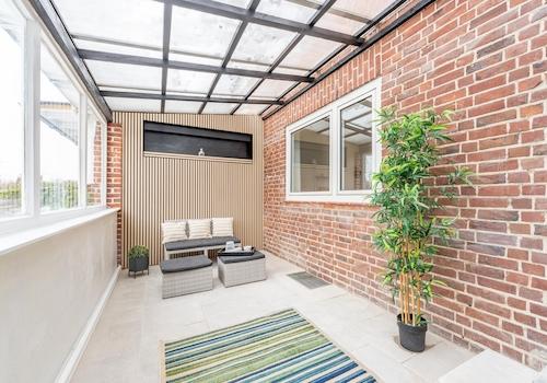 überdachter Loungebereich