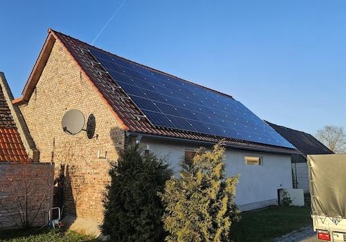 Scheunendach mit PV Anlage