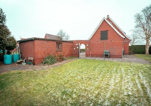 Rückseite vom Nebengebäude