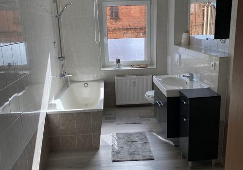 Großes und helles Bad!