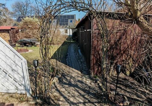 Rosenbogen in den Garten