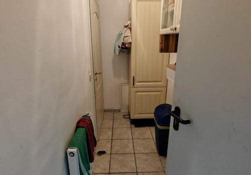 HWR u. Durchgang zur Garage