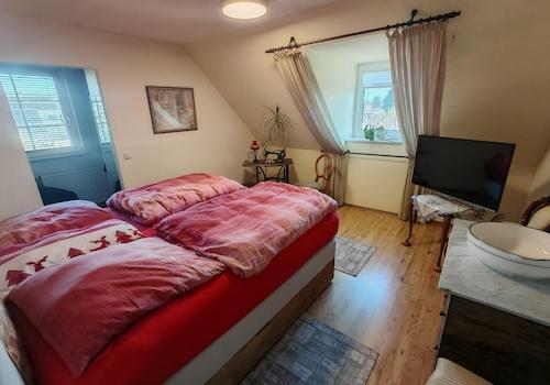 Schlafzimmer Eltern DG