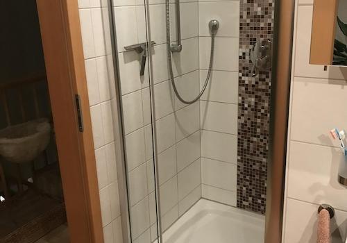 Dusche im oberen Bad
