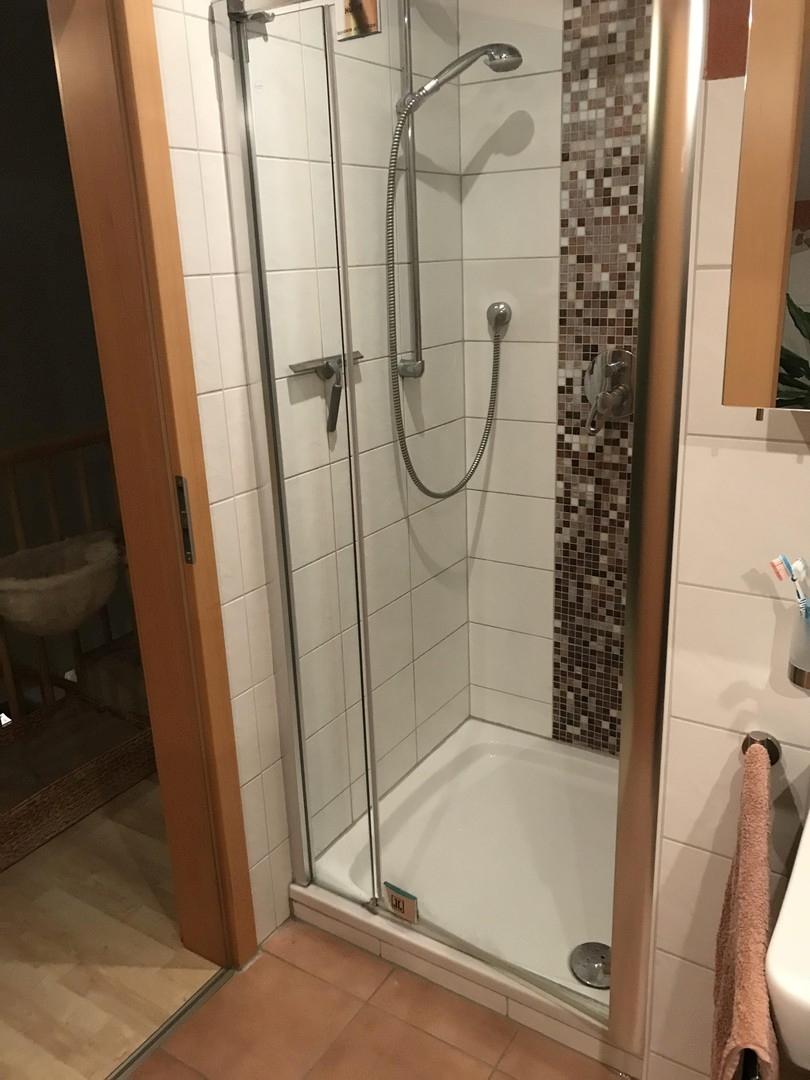 Dusche im oberen Bad
