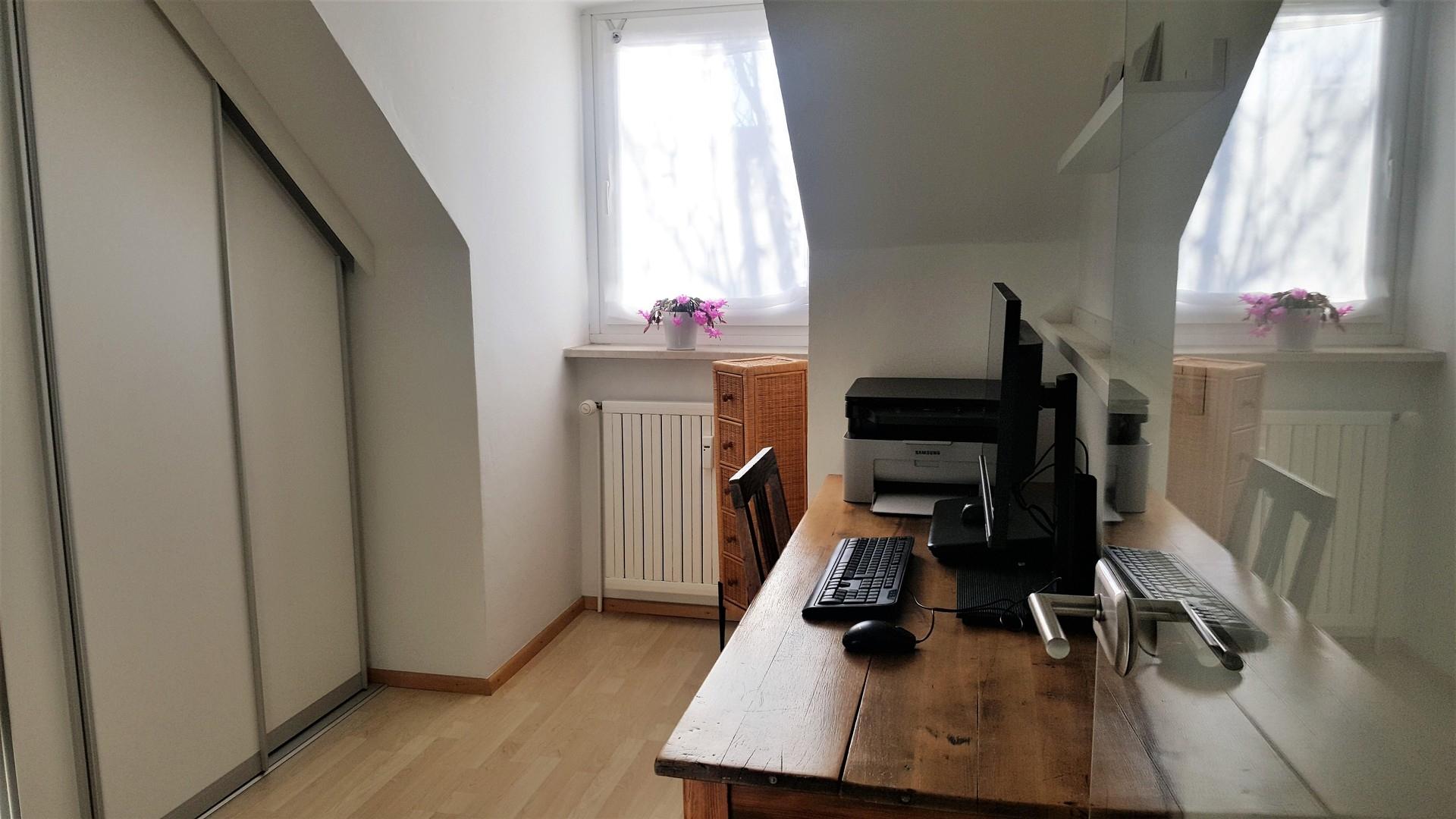Büro/Kinderzimmer