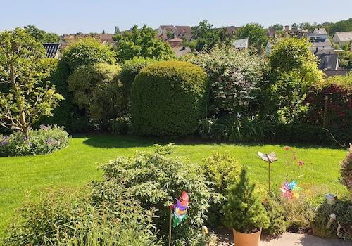 Garten mit Blick über Rosstal