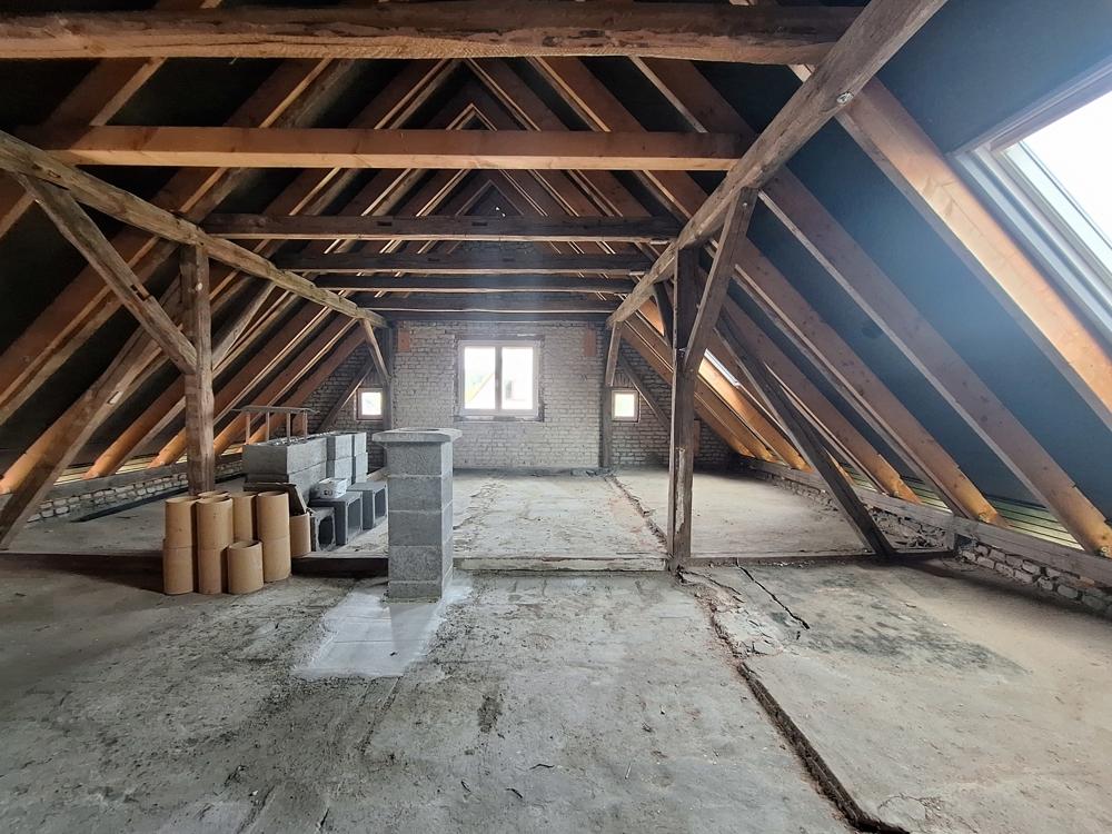 unausgebautes Dachgeschoss