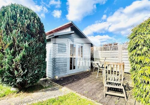 Gebäude 2 Freisitz / Gartenhaus