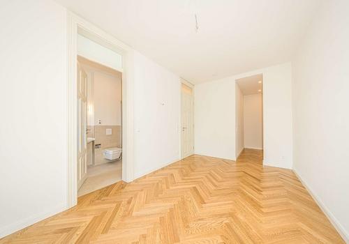Zugang zu Bad und Ankleide