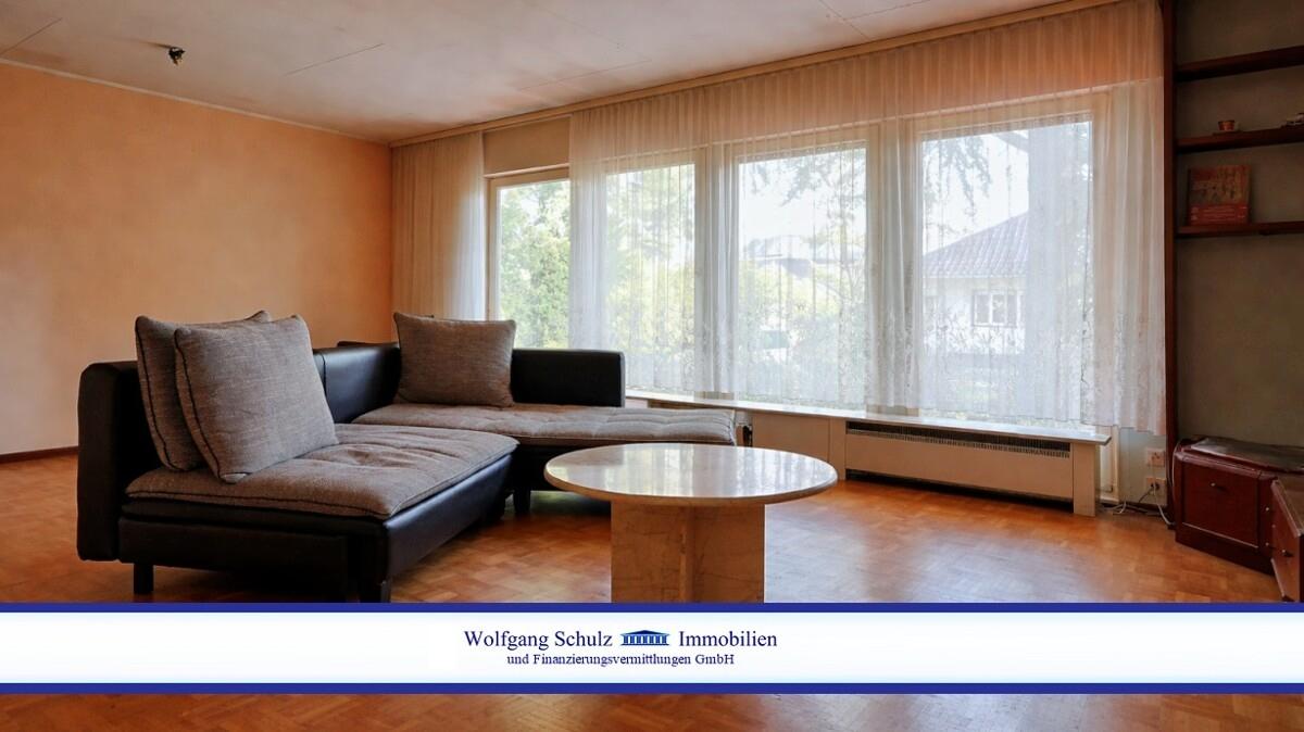 heller Wohn- und Essbereich