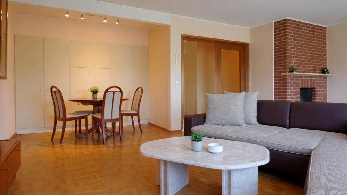 heller Wohn- und Essbereich