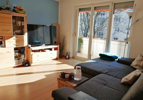 Sonnige 2 ZKB mit Balkon 2. OG