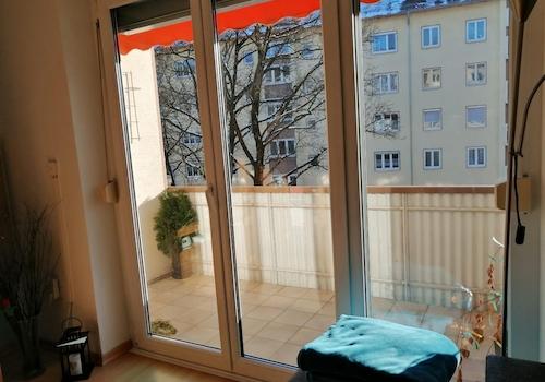 Wohnzimmer Balkon 2. OG