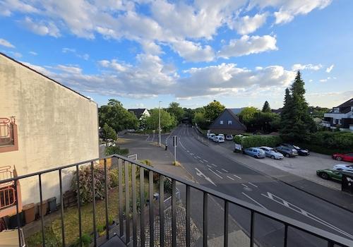 Balkon Straßenseite