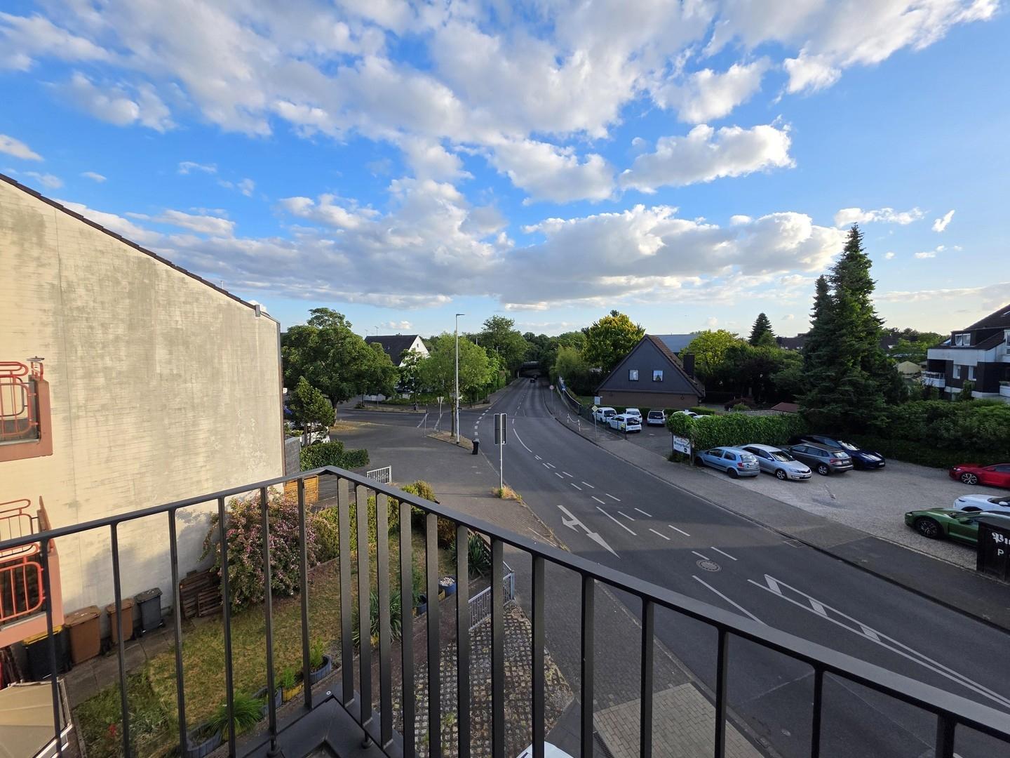 Balkon Straßenseite