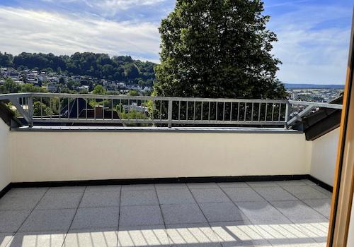 große Loggia mit Fernsicht