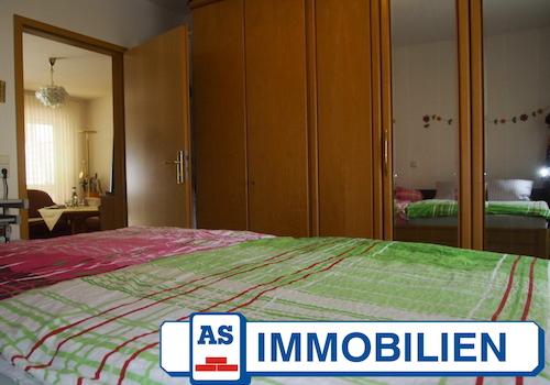 geräumiges Schlafzimmer