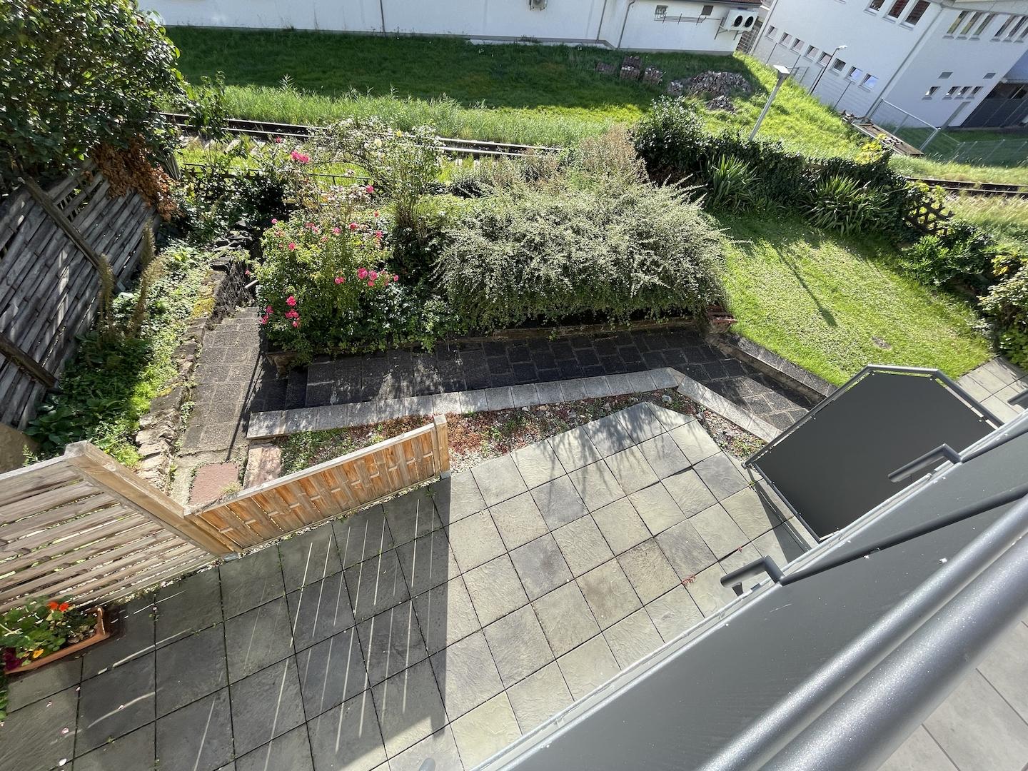 kleiner Garten der Hausgemeinschaft