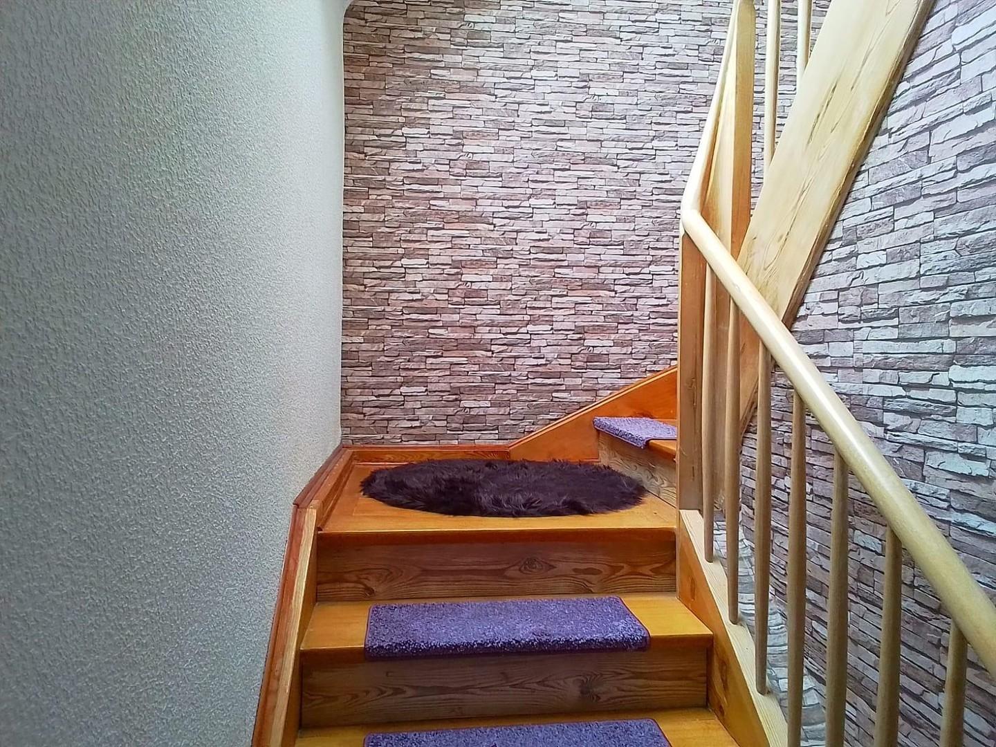 Altbau_Treppe_zu_OG