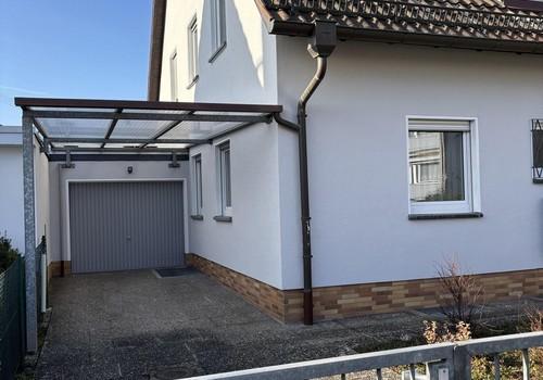 Einfahrt, Garage & Carport