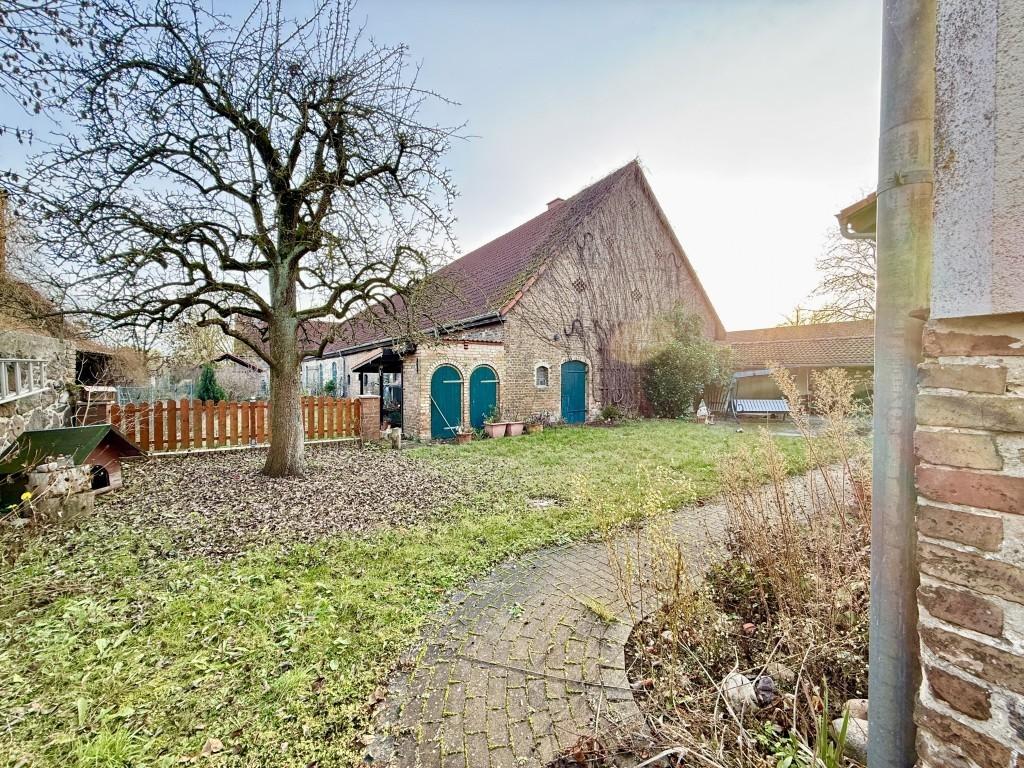 Innenhof (ohne Scheune)