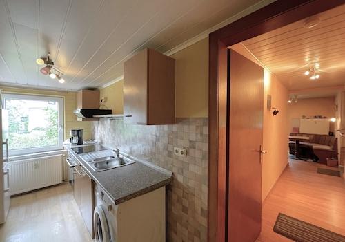 Küche mit Flur im Anbau