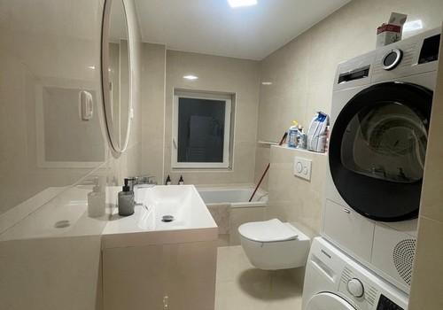 Badezimmer mit Badewanne EG