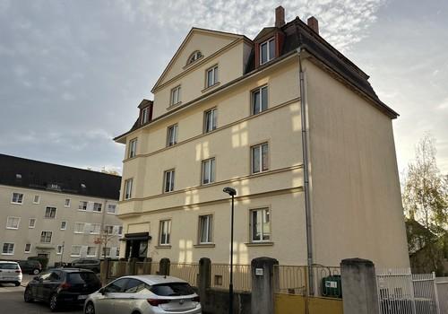 Haus Seite, hier auch Eingang