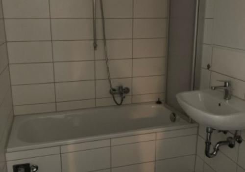 Badezimmer mit Badewanne