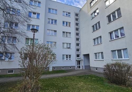 Wiese vor Hauseingang