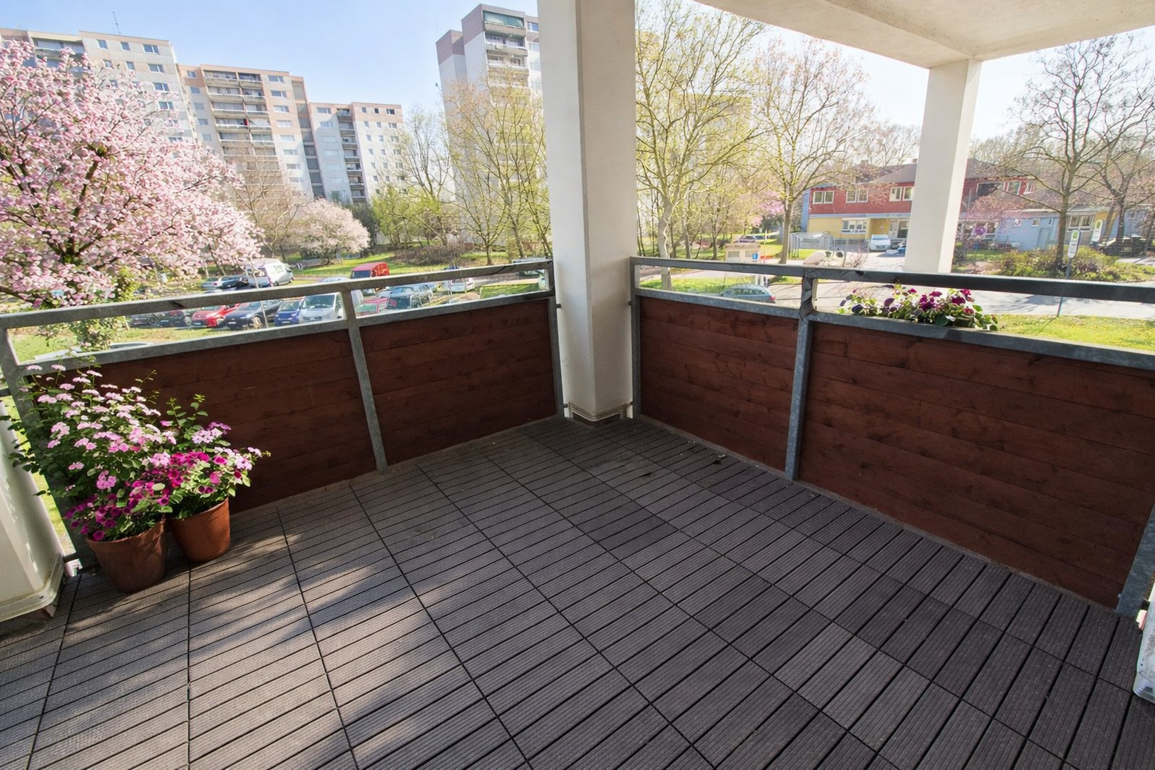 BALKON 1 KI dekoriert