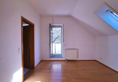 Schlafzimmer 1 mit Balkon