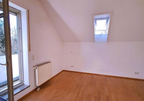 Schlafzimmer 1 mit Balkon